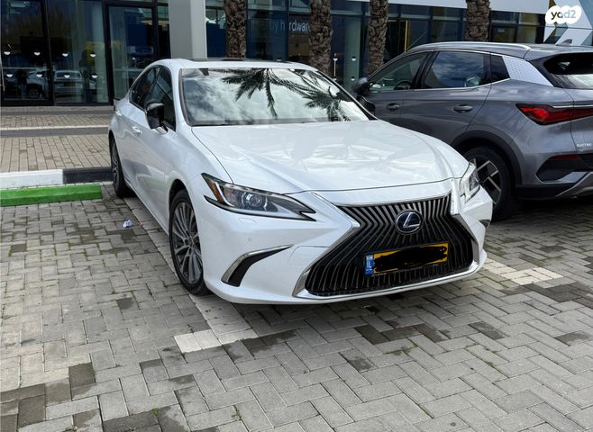 מודעת רכב לקסוס ES