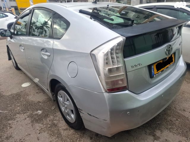 טויוטה פריוס