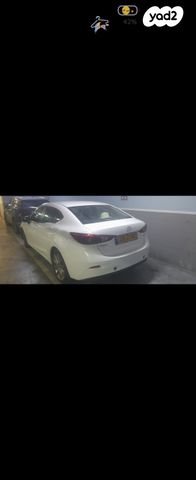 מודעת רכב מאזדה 3