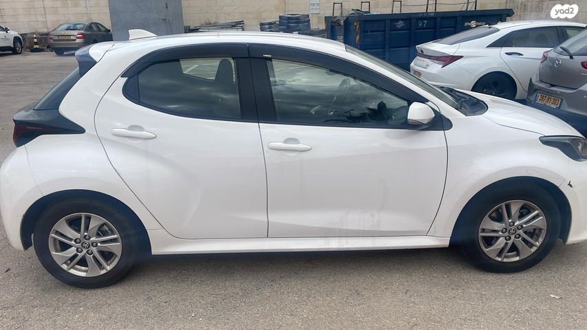 טויוטה יאריס