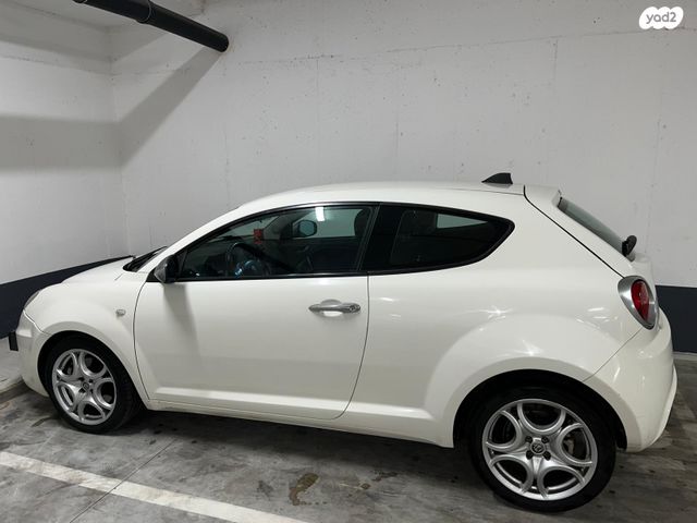 אלפא רומיאו מיטו