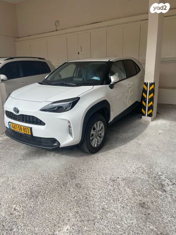 מודעת רכב טויוטה יאריס קרוס