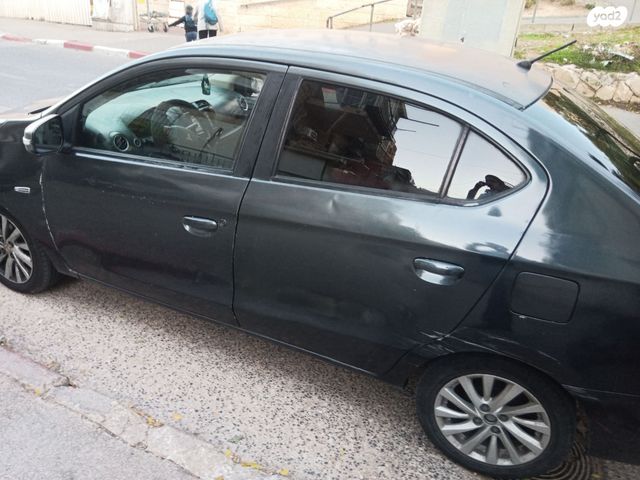 מודעת רכב מיצובישי אטראז'