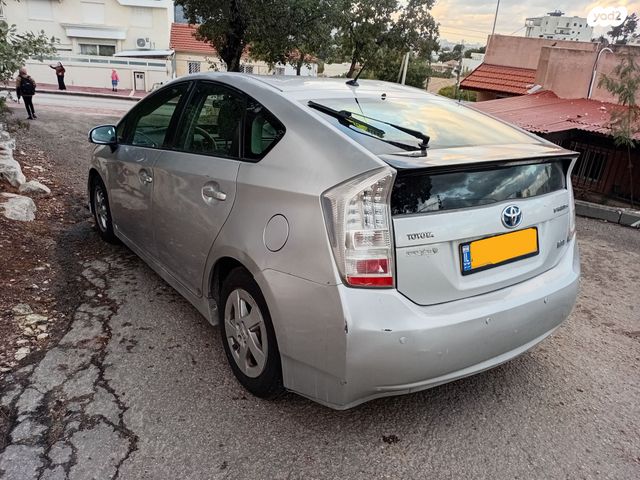 טויוטה פריוס