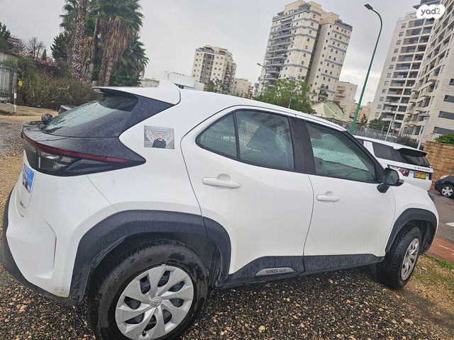 טויוטה יאריס קרוס