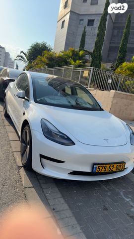 מודעת רכב טסלה מודל 3