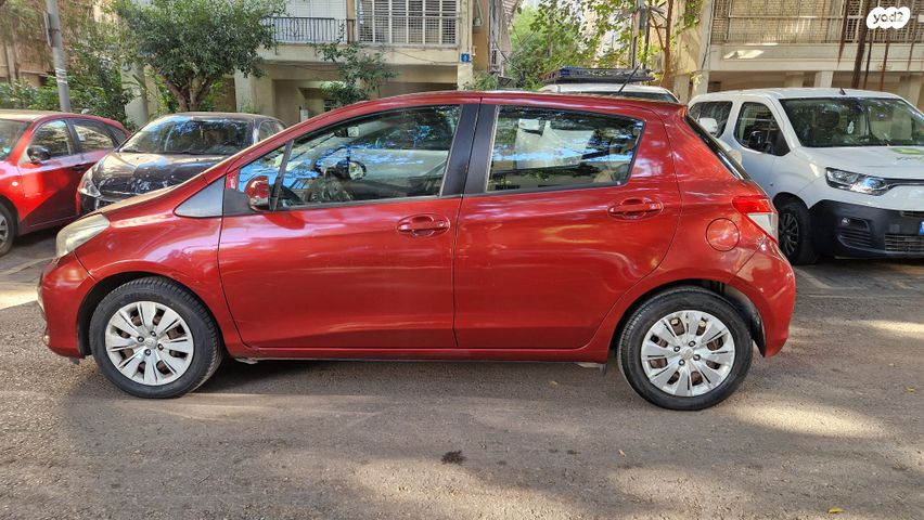 טויוטה יאריס