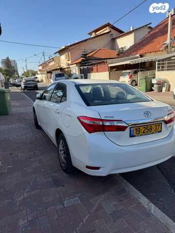 טויוטה קורולה