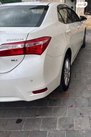 טויוטה קורולה