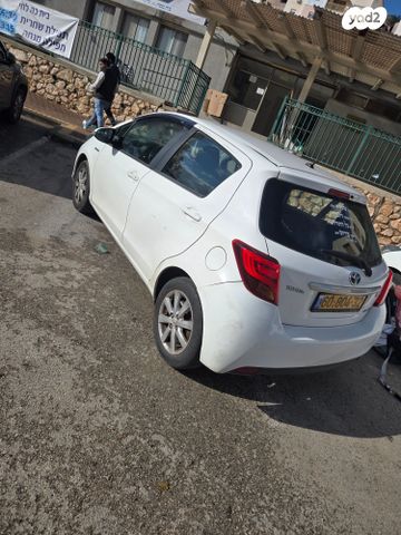 טויוטה יאריס