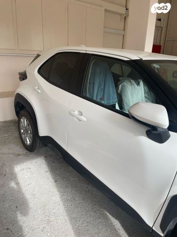 טויוטה יאריס קרוס