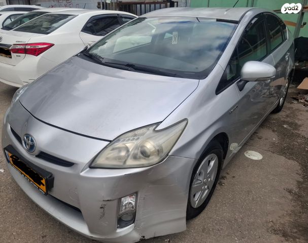 טויוטה פריוס