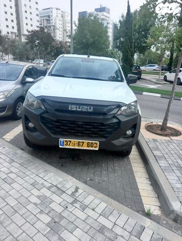 איסוזו די-מקס