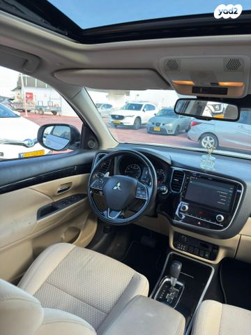 מיצובישי אאוטלנדר