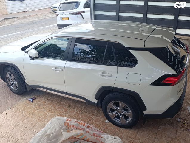 טויוטה RAV4