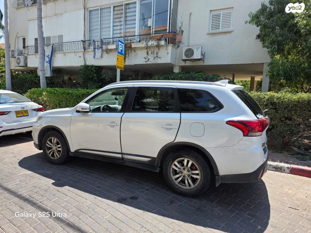 מיצובישי אאוטלנדר