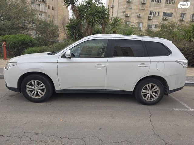 מיצובישי אאוטלנדר