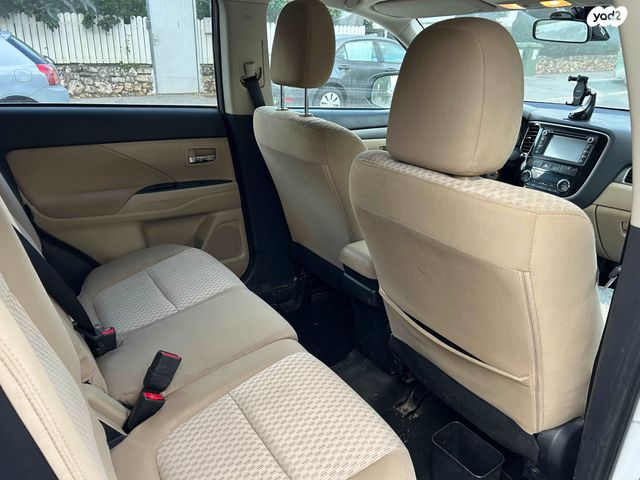 מיצובישי אאוטלנדר