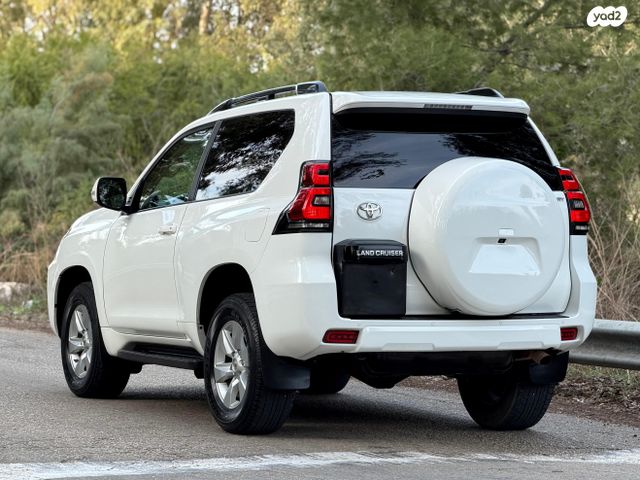 טויוטה לנד קרוזר