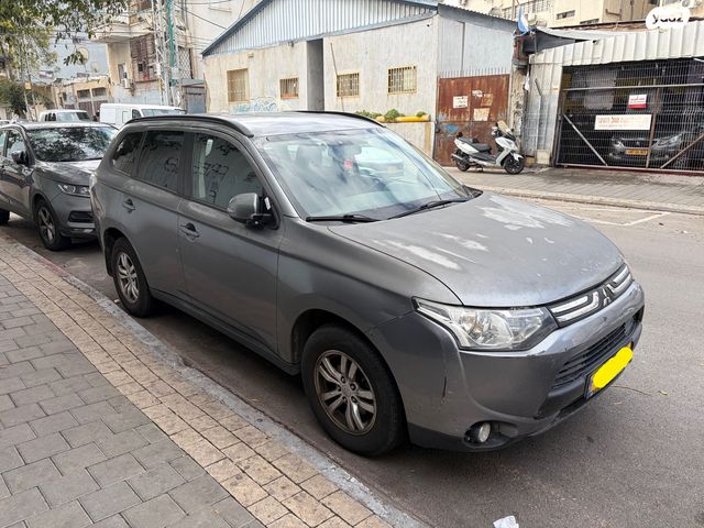 מיצובישי אאוטלנדר