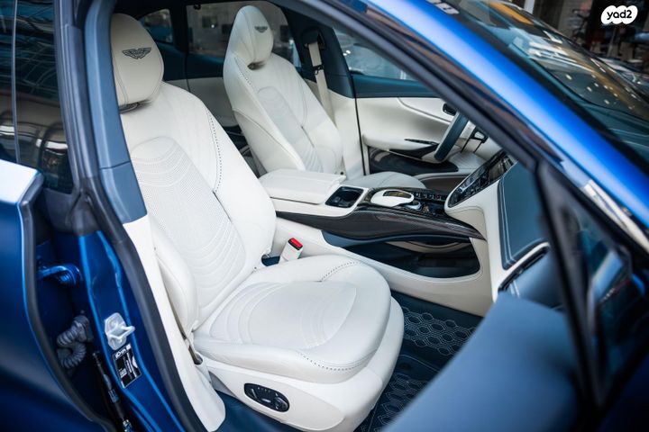 אסטון מרטין DBX