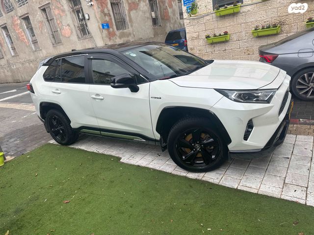 מודעת רכב טויוטה RAV4