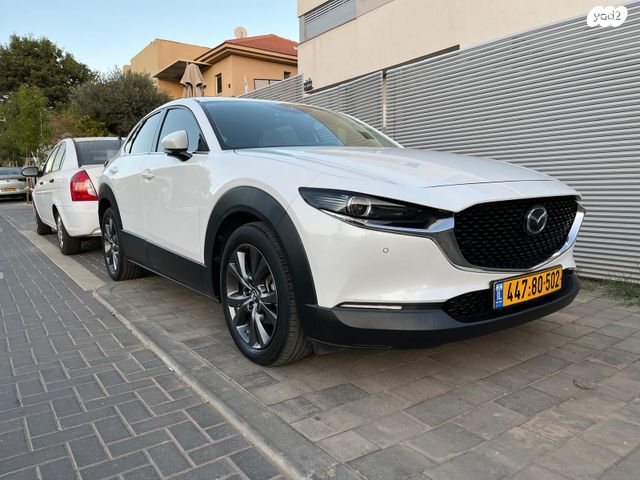מודעת רכב מאזדה CX-30