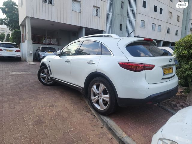 אינפיניטי FX37