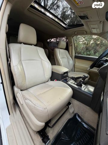 טויוטה לנד קרוזר