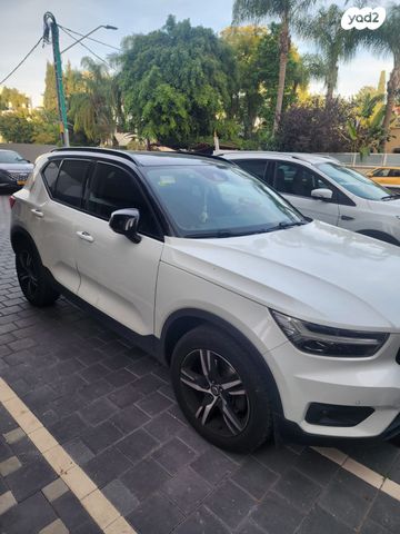 מודעת רכב וולוו XC40
