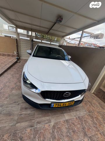 מודעת רכב מאזדה CX-30
