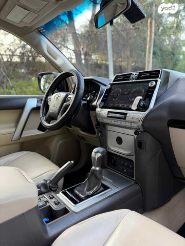 מודעת רכב טויוטה לנד קרוזר 1