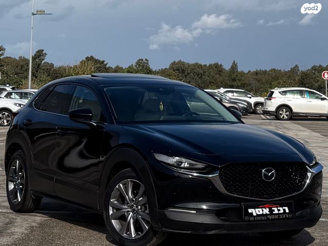 מודעת רכב מאזדה CX-30