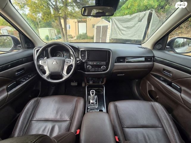 מיצובישי אאוטלנדר