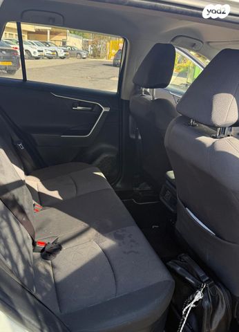 מודעת רכב טויוטה RAV4