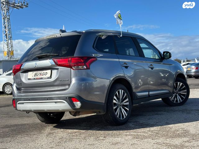 מיצובישי אאוטלנדר