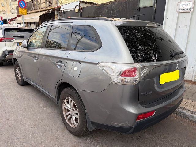 מיצובישי אאוטלנדר