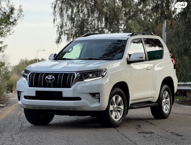 טויוטה לנד קרוזר