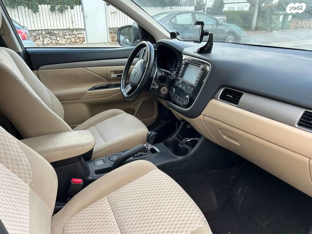 מיצובישי אאוטלנדר