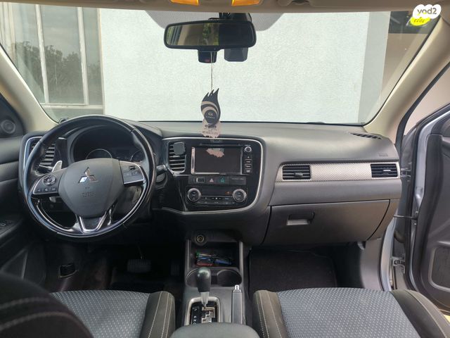 מיצובישי אאוטלנדר