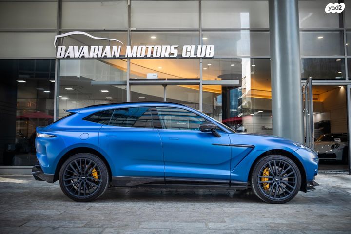 אסטון מרטין DBX