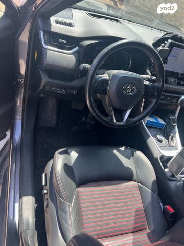טויוטה RAV4