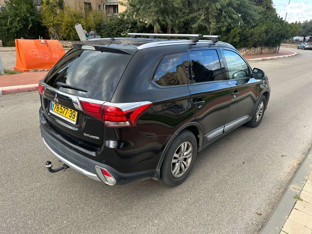 מיצובישי אאוטלנדר