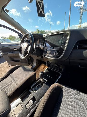 מיצובישי אאוטלנדר