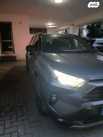 טויוטה RAV4