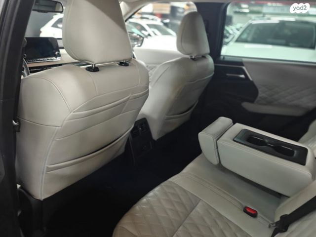 מיצובישי אאוטלנדר