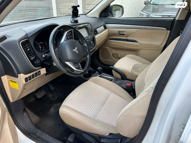 מיצובישי אאוטלנדר