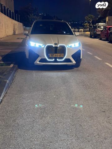 מודעת רכב ב מ וו iX