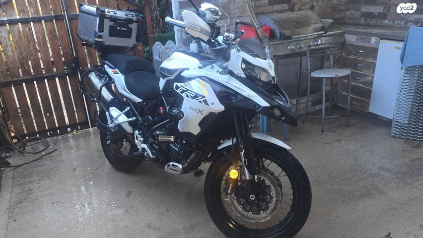 מודעת רכב בנלי TRK502X