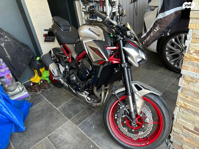 קאוואסאקי Z900